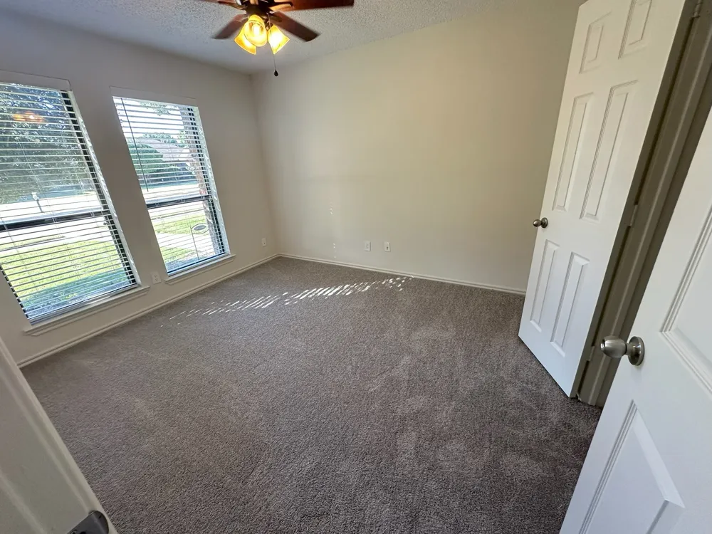 2033 Espinosa Drive Carrollton, TX 75010