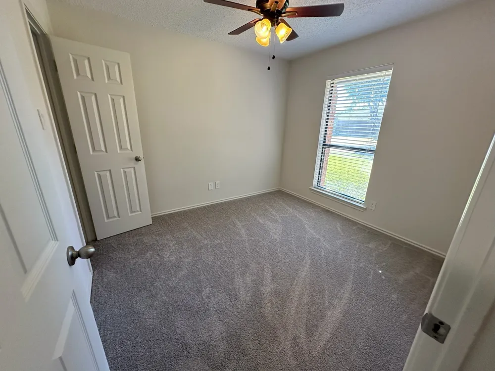 2033 Espinosa Drive Carrollton, TX 75010