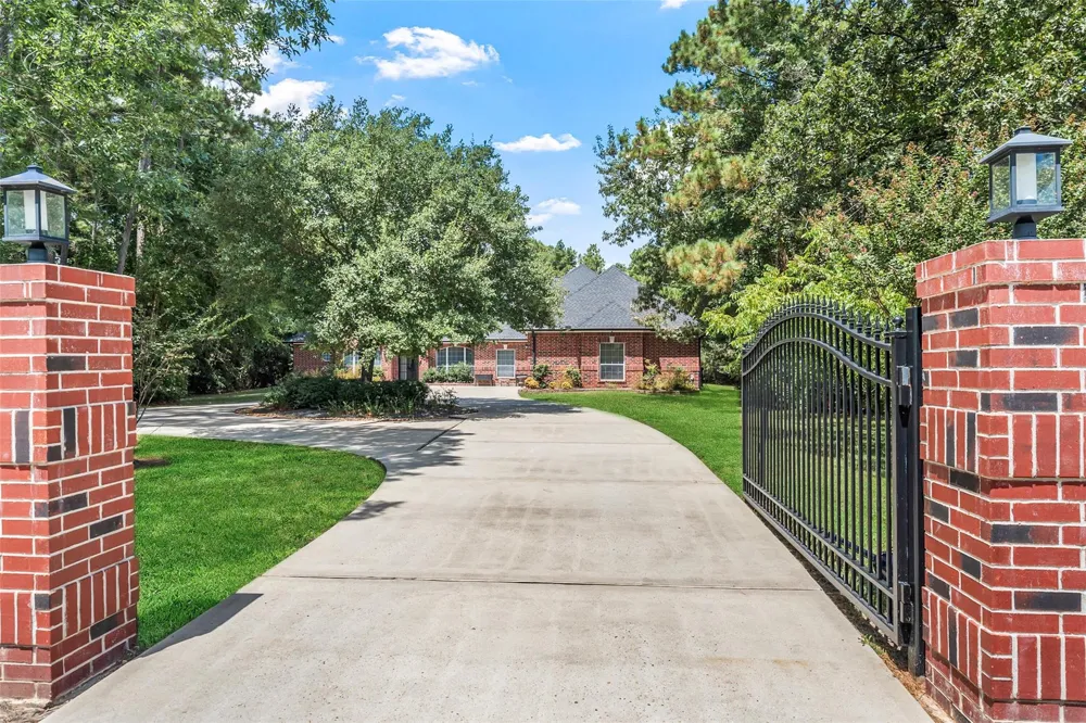 12418 Longmire Way Conroe, TX 77304