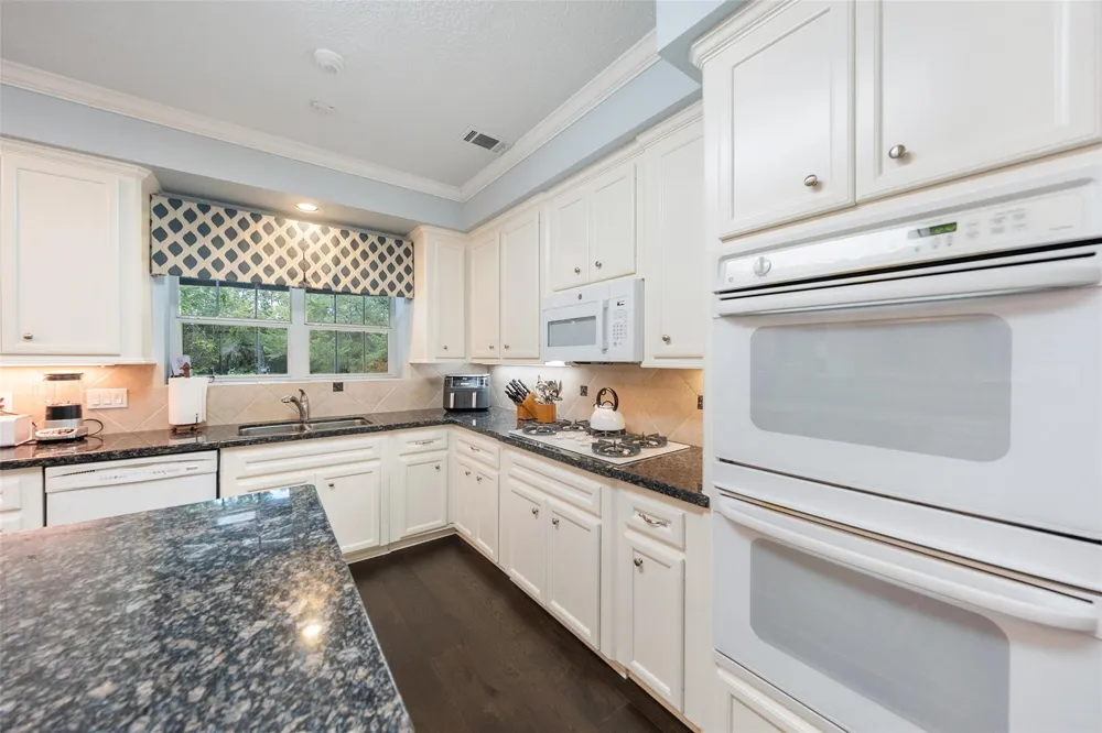 12418 Longmire Way Conroe, TX 77304