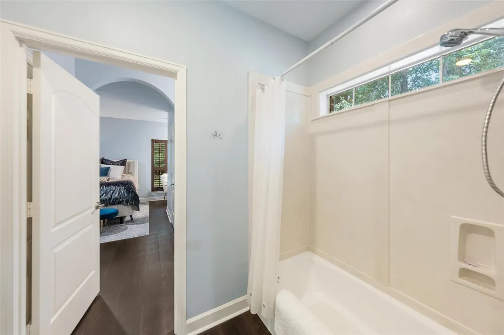 12418 Longmire Way Conroe, TX 77304