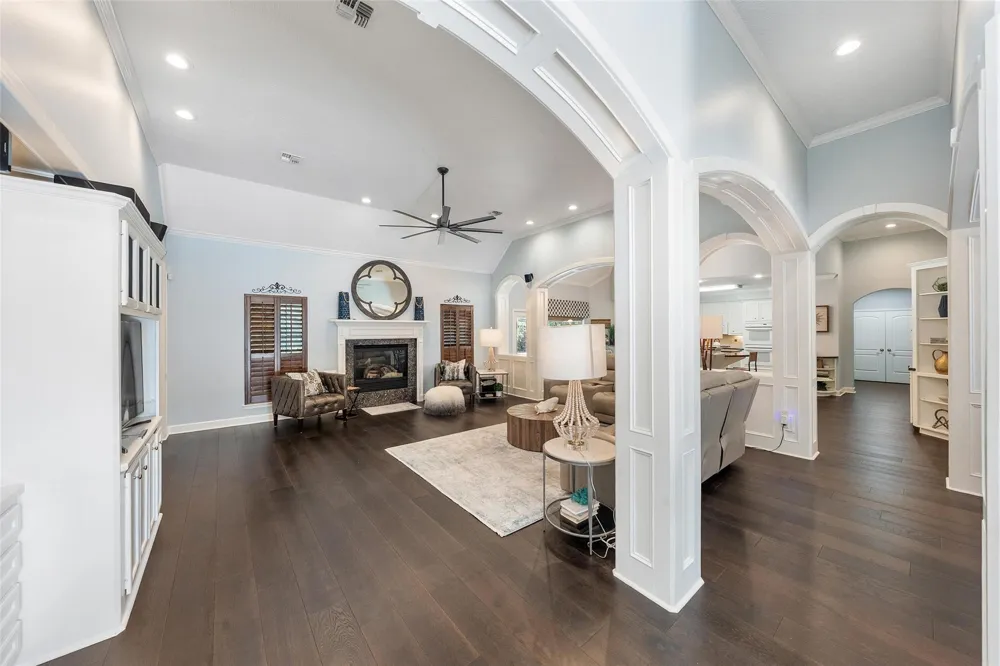 12418 Longmire Way Conroe, TX 77304