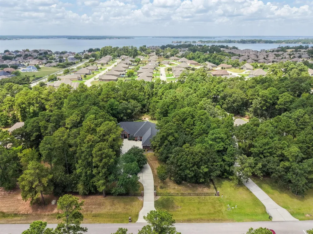 12418 Longmire Way Conroe, TX 77304