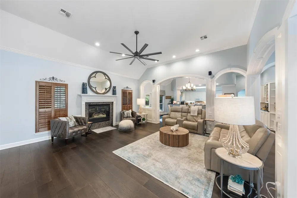 12418 Longmire Way Conroe, TX 77304