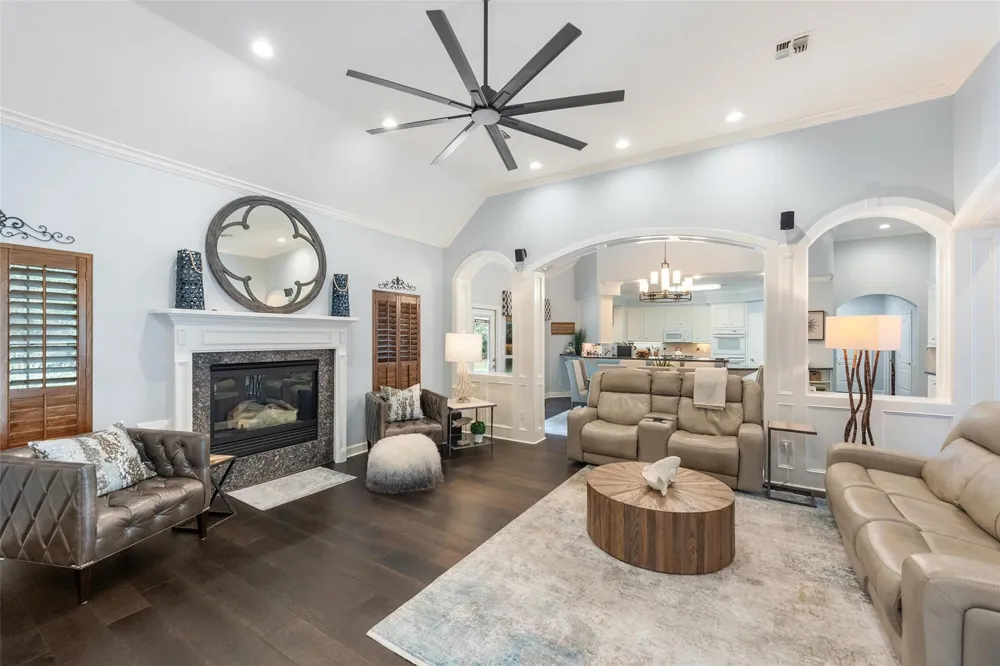 12418 Longmire Way Conroe, TX 77304