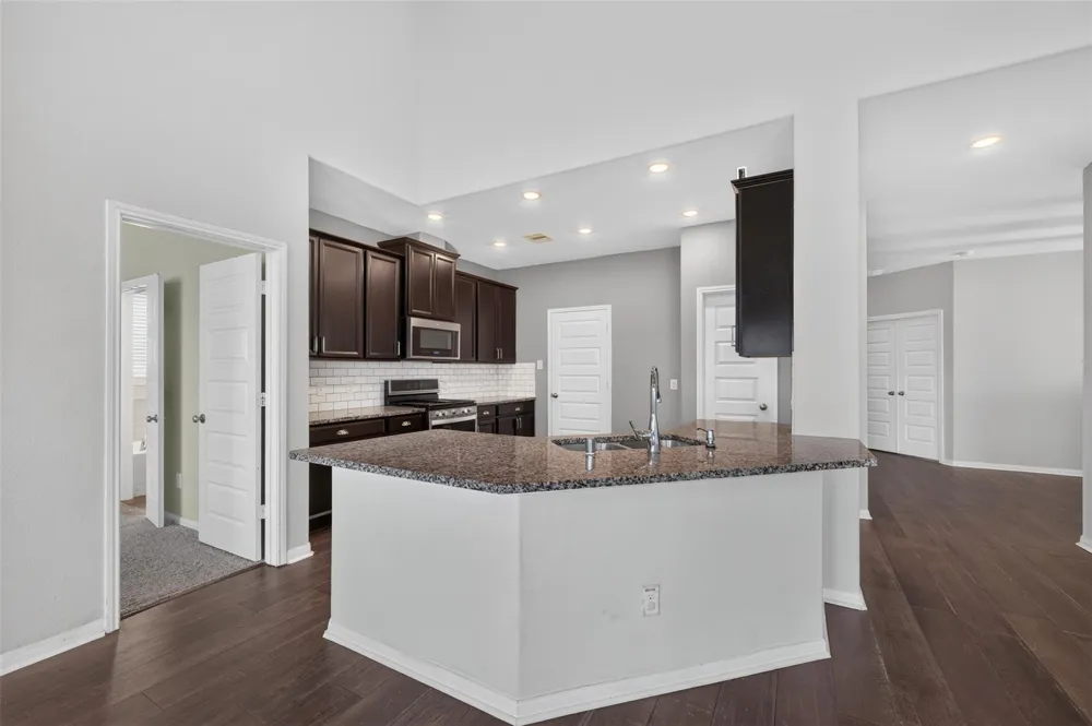 10505 Clouds Rest Drive Iowa Colony, TX 77583