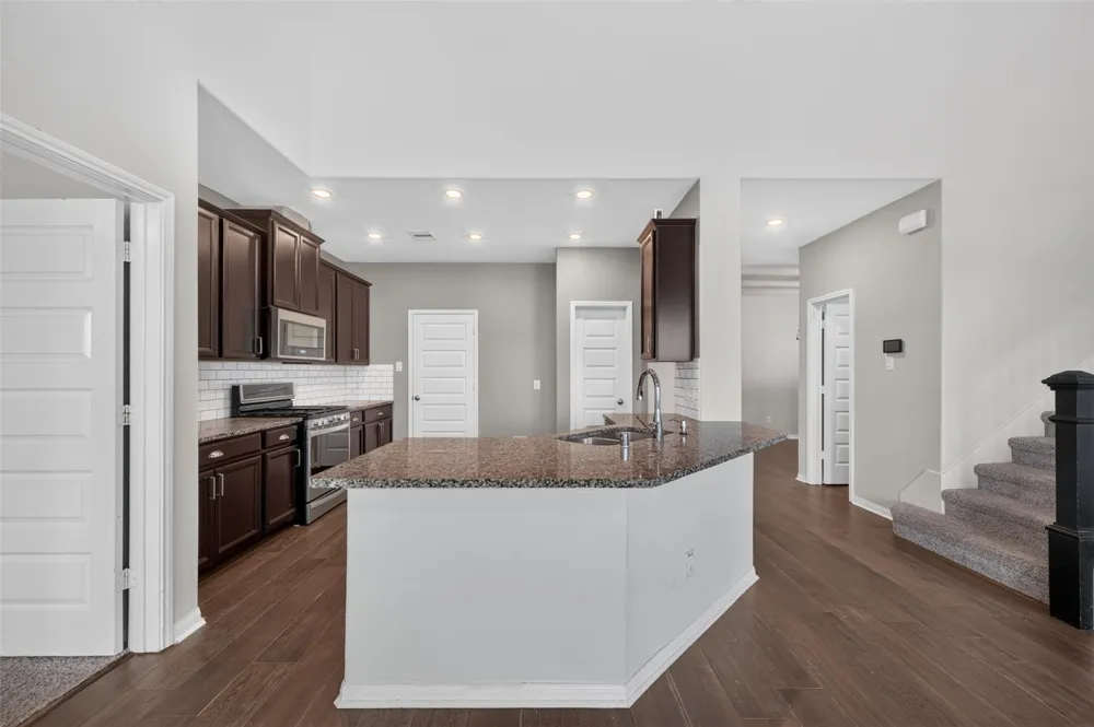 10505 Clouds Rest Drive Iowa Colony, TX 77583