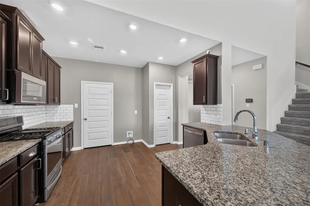 10505 Clouds Rest Drive Iowa Colony, TX 77583