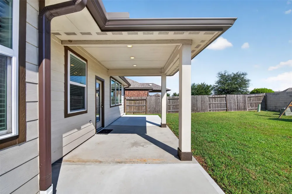 10505 Clouds Rest Drive Iowa Colony, TX 77583