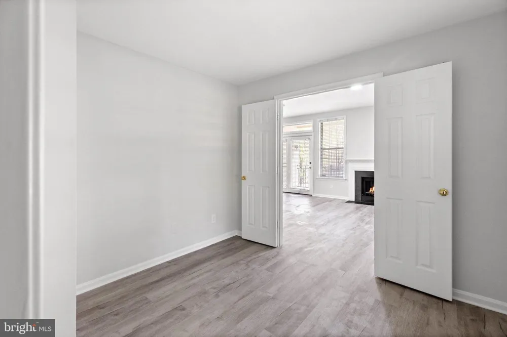 1318 GARDEN WALL CIRCLE Reston, VA 20194