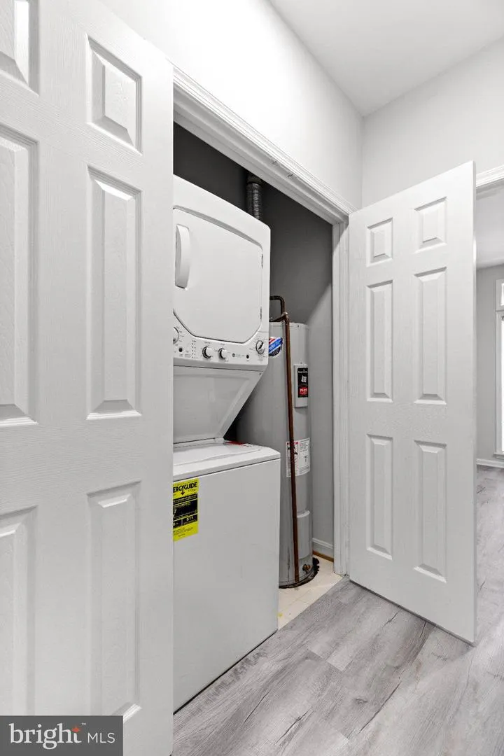 1318 GARDEN WALL CIRCLE Reston, VA 20194