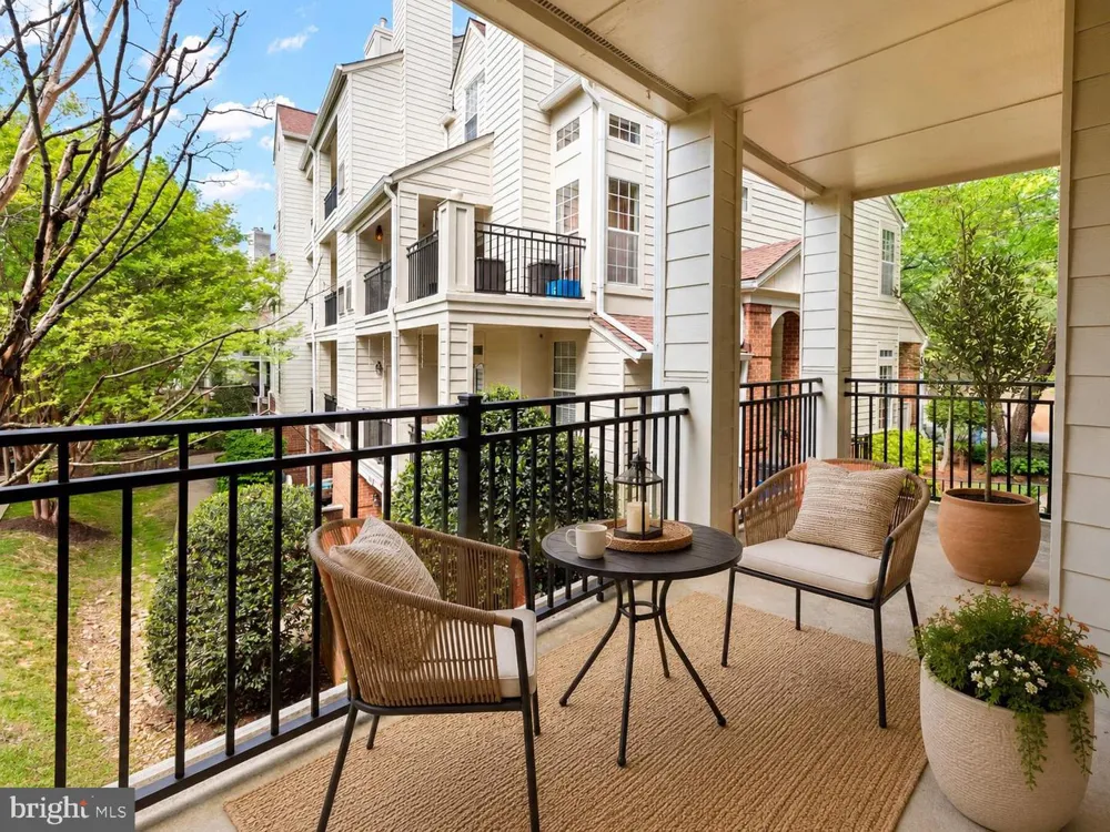 1318 GARDEN WALL CIRCLE Reston, VA 20194