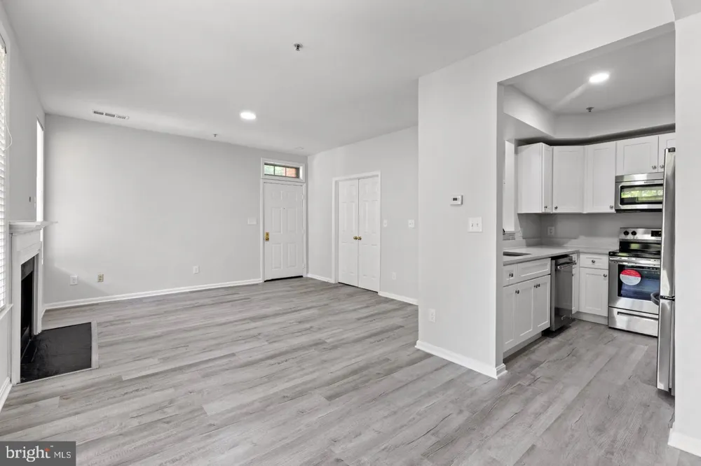 1318 GARDEN WALL CIRCLE Reston, VA 20194