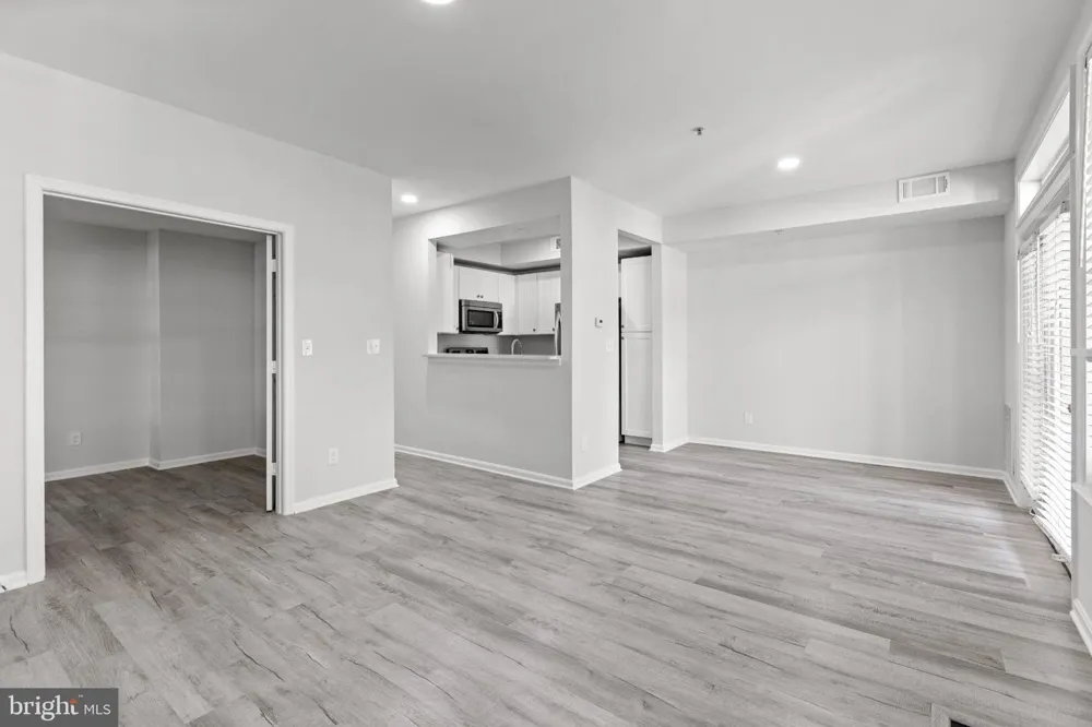 1318 GARDEN WALL CIRCLE Reston, VA 20194