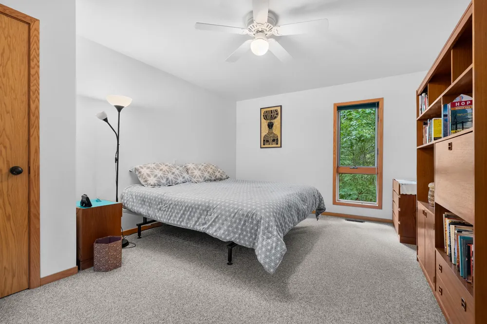 1828 Greenlawn Avenue Kalamazoo, MI 49006