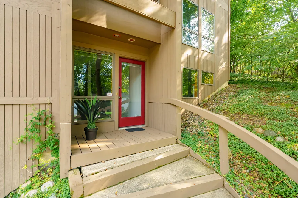 1828 Greenlawn Avenue Kalamazoo, MI 49006