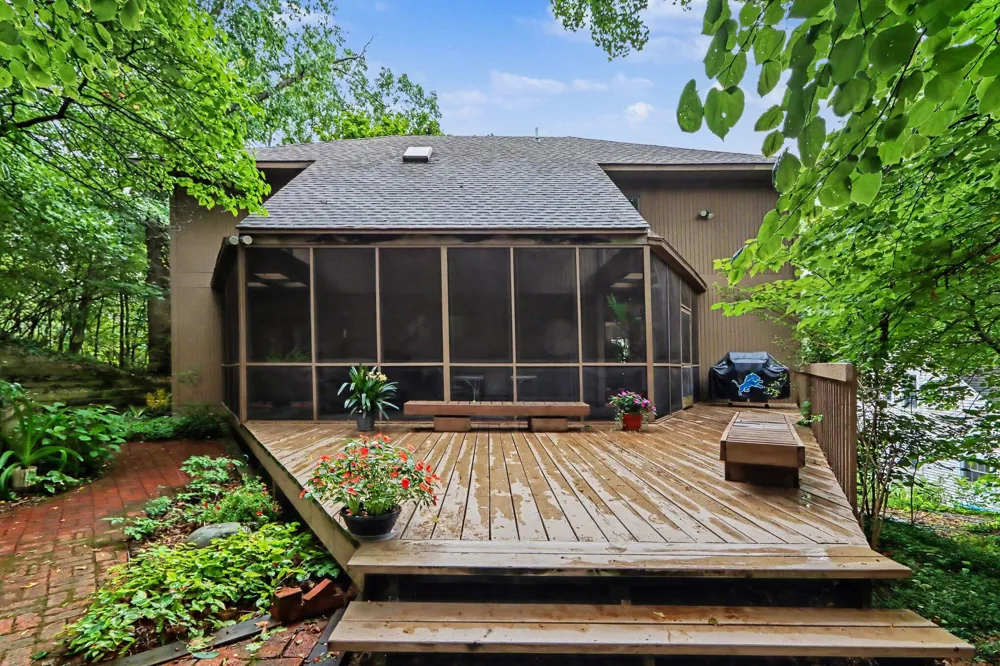 1828 Greenlawn Avenue Kalamazoo, MI 49006
