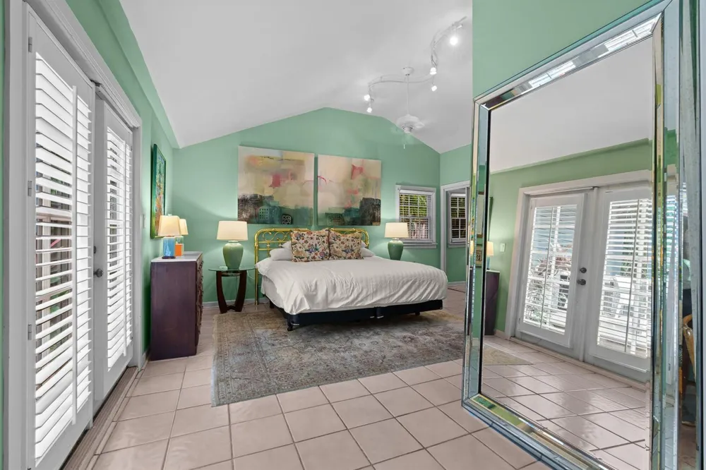 1609 NE 2ND COURT Fort Lauderdale, FL 33301