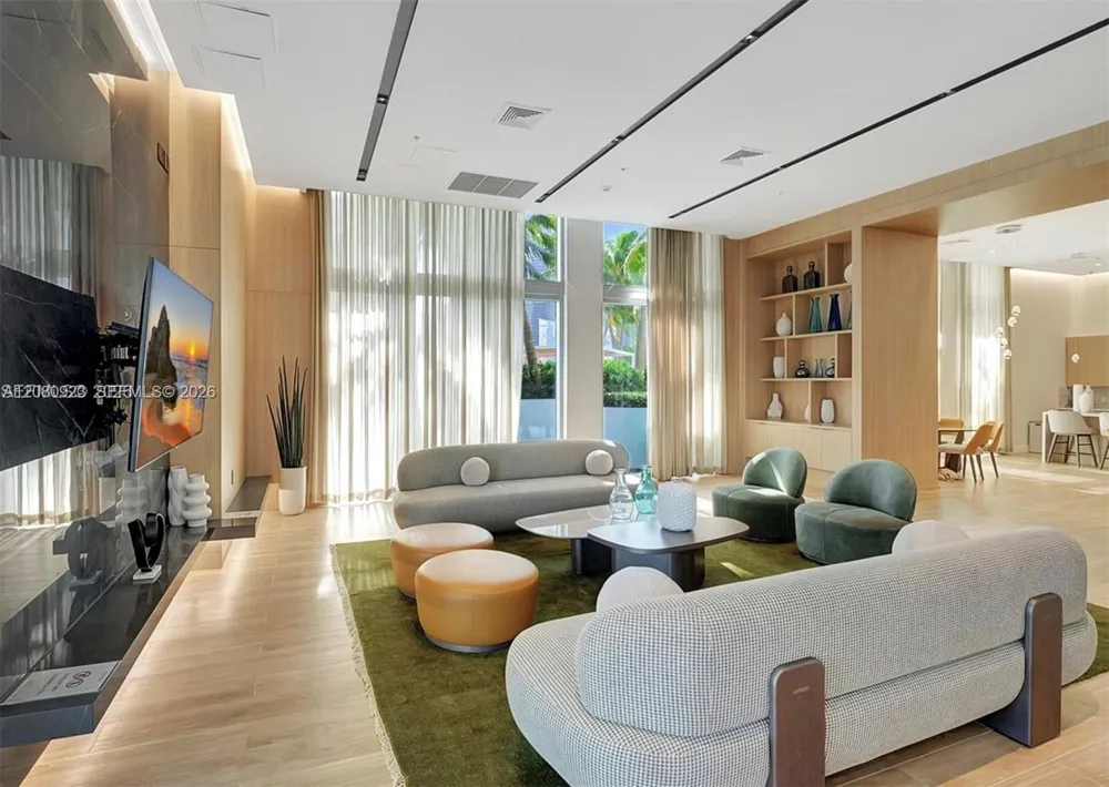 90 SW 3rd St #2210 Miami, FL 33130