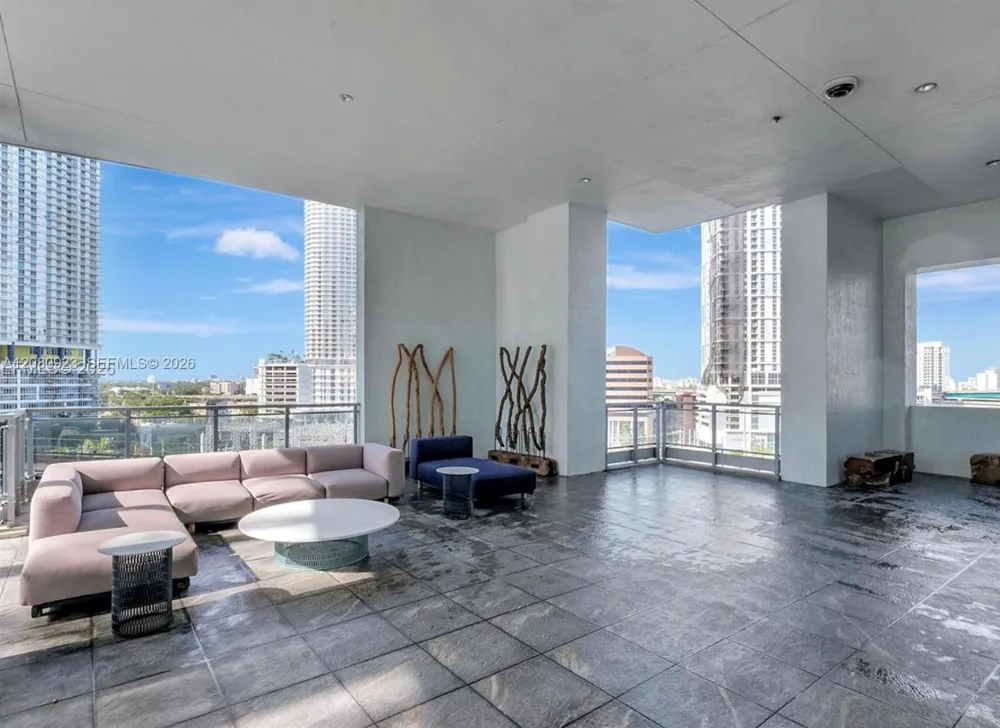 90 SW 3rd St #2210 Miami, FL 33130