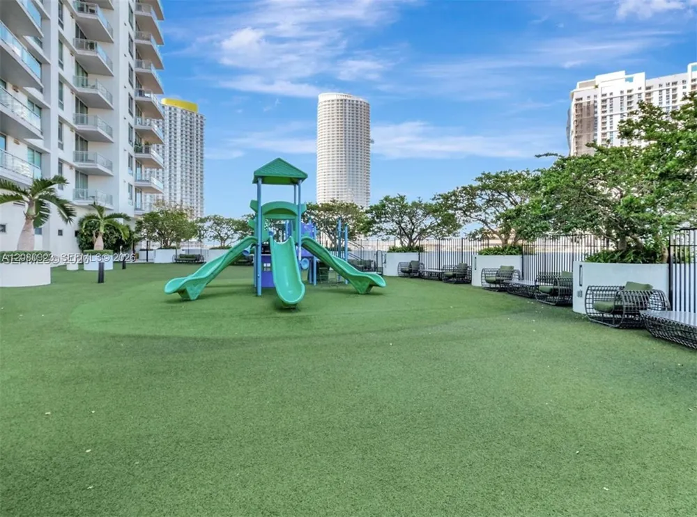 90 SW 3rd St #2210 Miami, FL 33130
