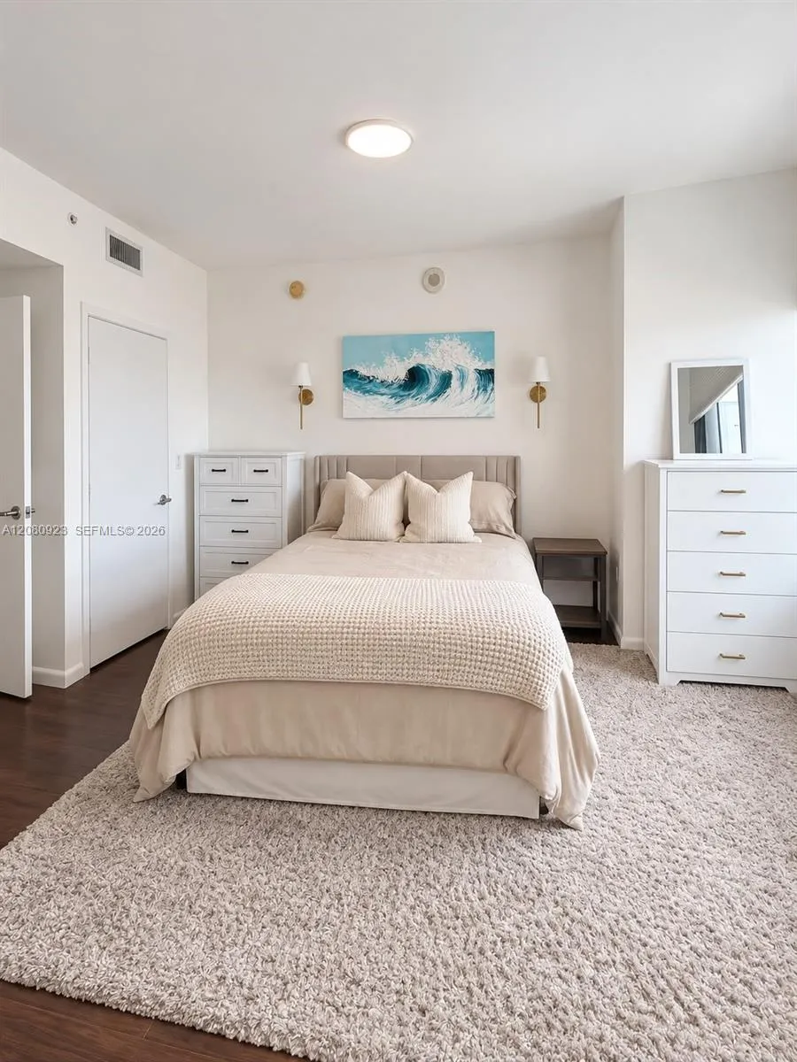 90 SW 3rd St #2210 Miami, FL 33130