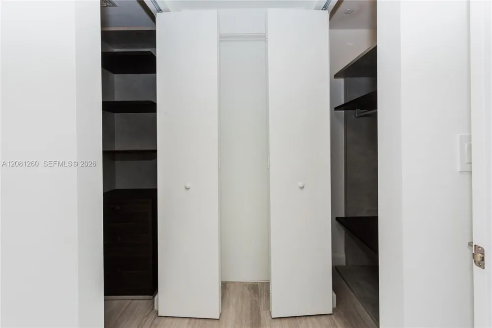45 SW 9th St #3204 Miami, FL 33130