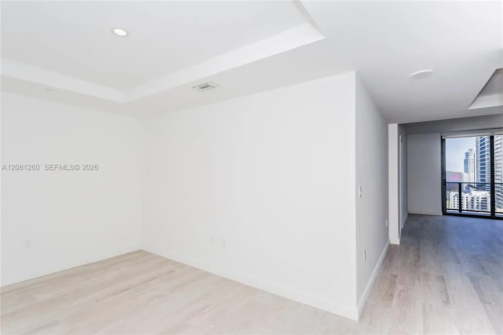 45 SW 9th St #3204 Miami, FL 33130