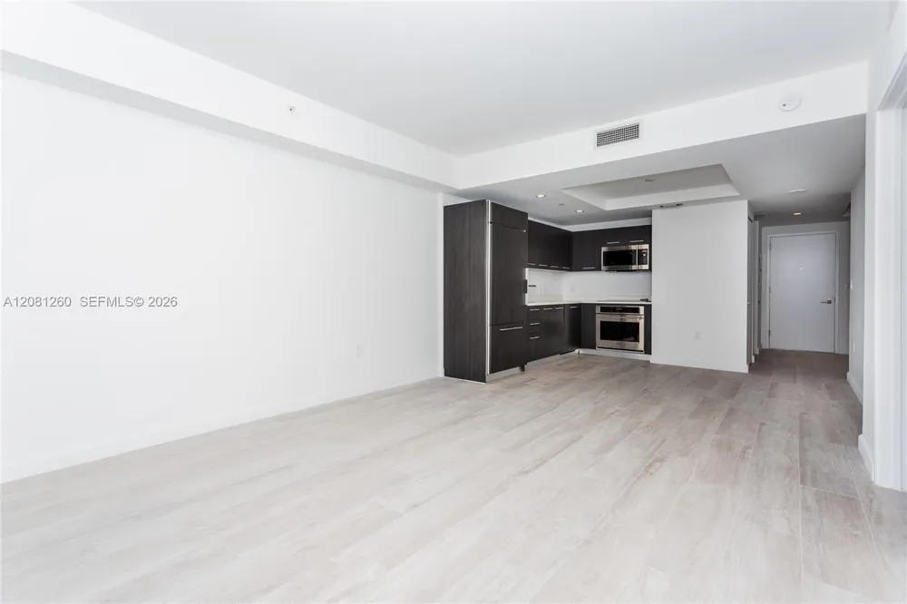45 SW 9th St #3204 Miami, FL 33130