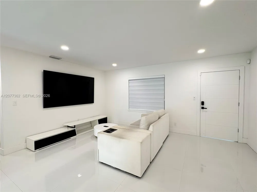 937 SW 18th Ct Fort Lauderdale, FL 33315