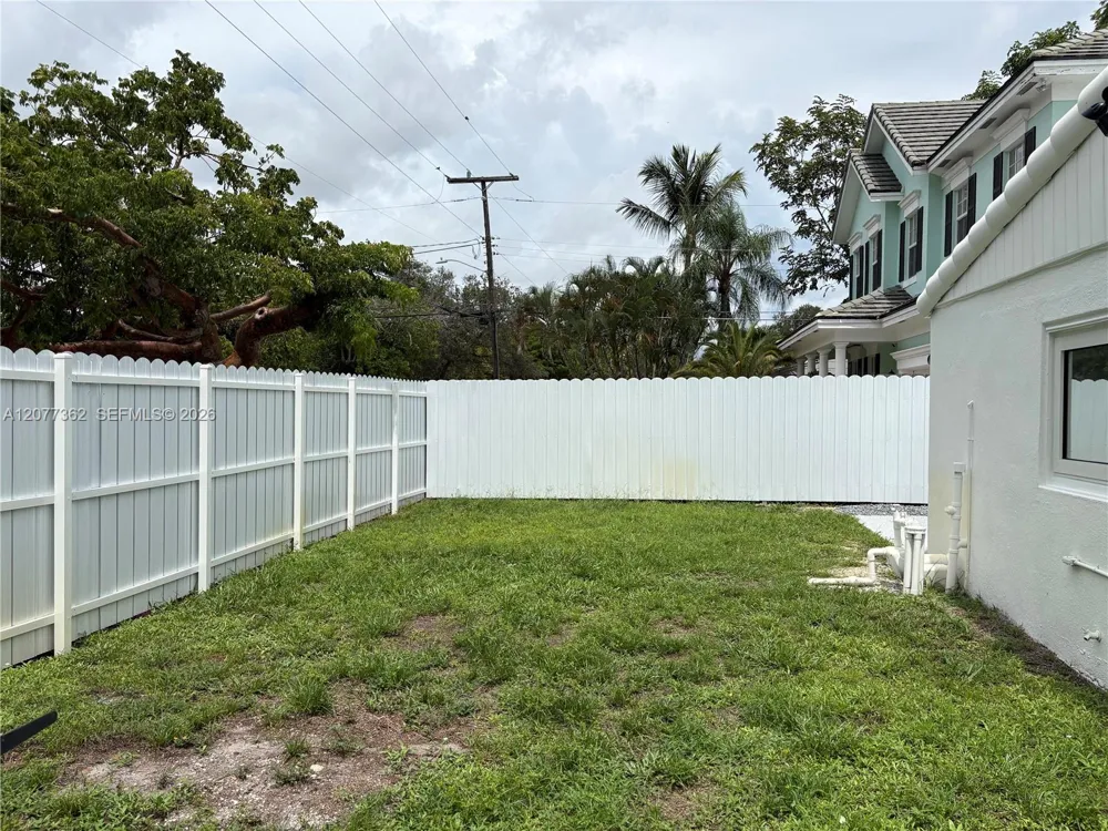 937 SW 18th Ct Fort Lauderdale, FL 33315