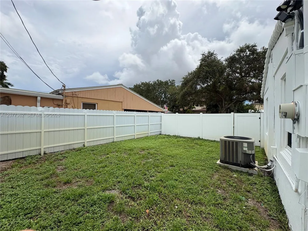 937 SW 18th Ct Fort Lauderdale, FL 33315