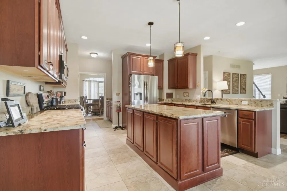 2327 Elizabeth Drive Clearcreek, OH 45068