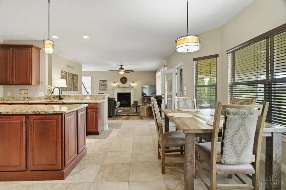 2327 Elizabeth Drive Clearcreek, OH 45068