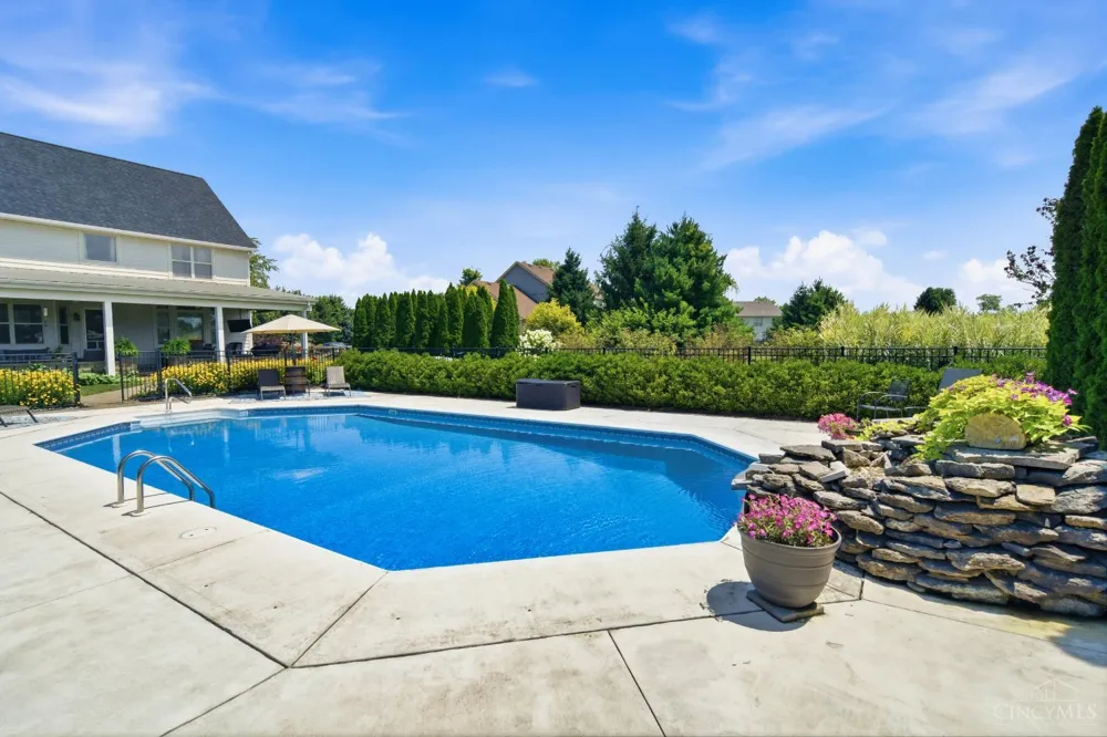 2327 Elizabeth Drive Clearcreek, OH 45068
