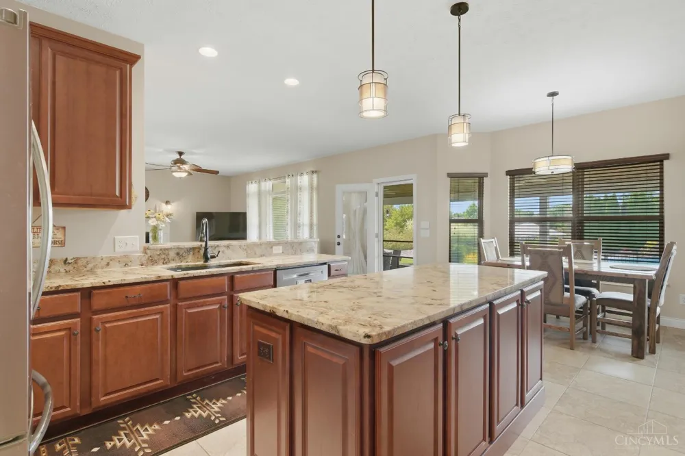 2327 Elizabeth Drive Clearcreek, OH 45068