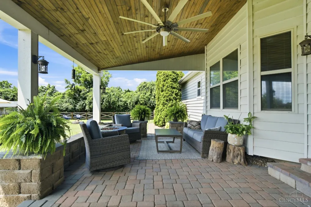 2327 Elizabeth Drive Clearcreek, OH 45068