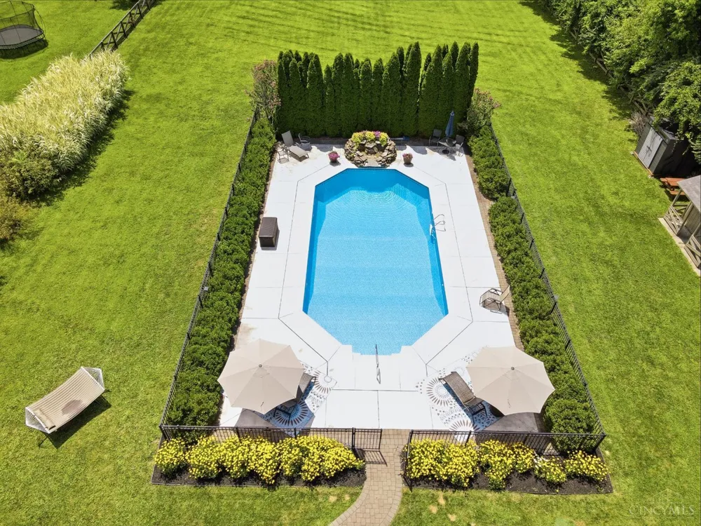 2327 Elizabeth Drive Clearcreek, OH 45068