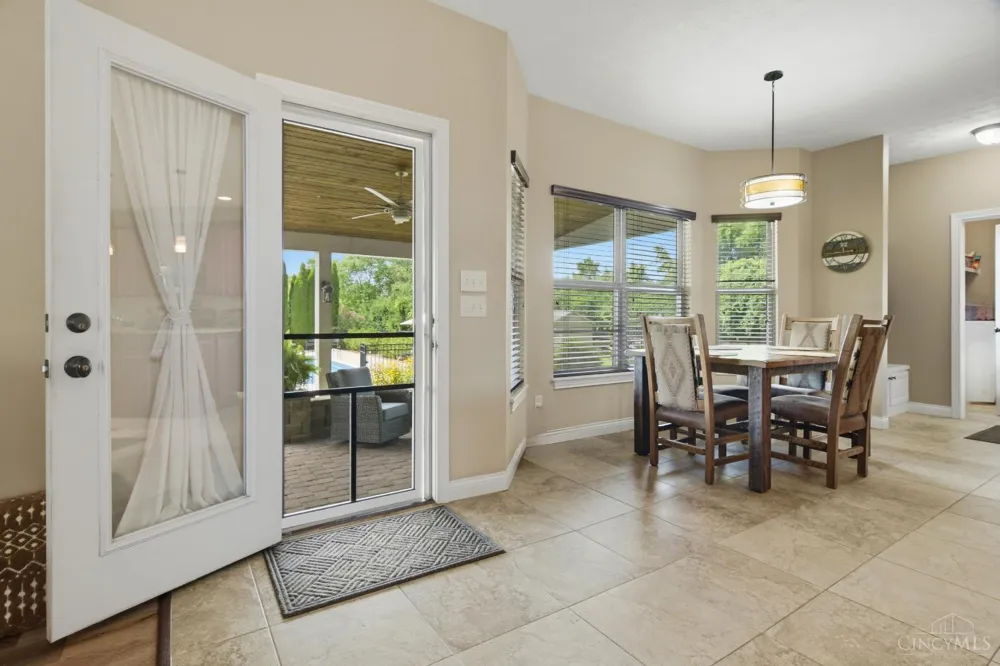 2327 Elizabeth Drive Clearcreek, OH 45068