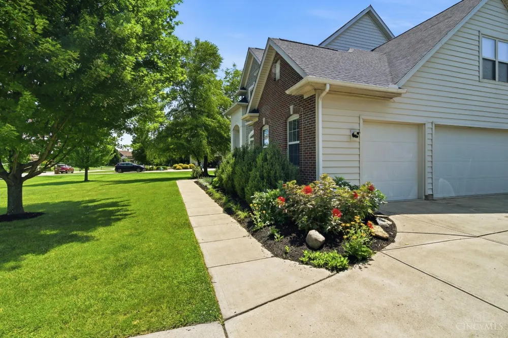 2327 Elizabeth Drive Clearcreek, OH 45068