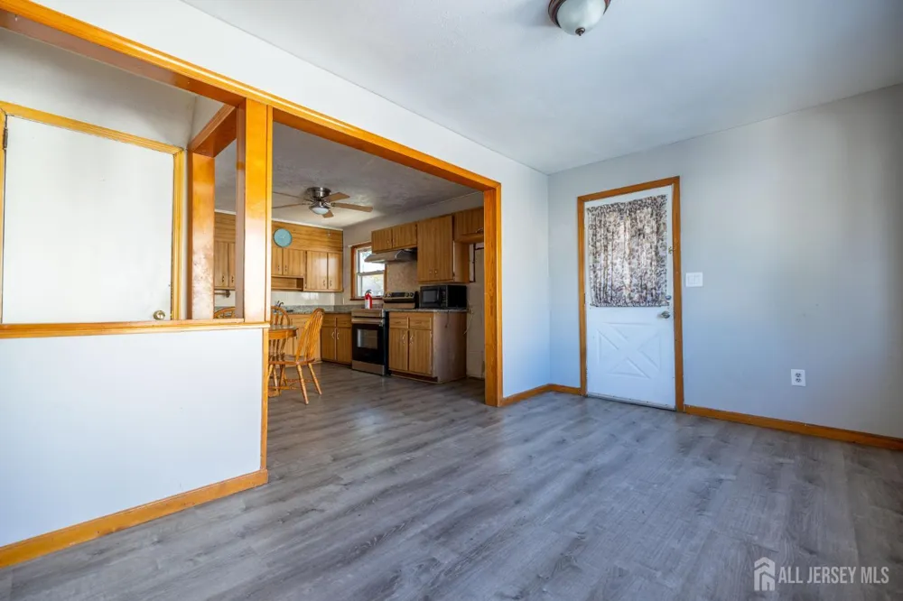 15 Clinton Avenue Keasbey, NJ 08832