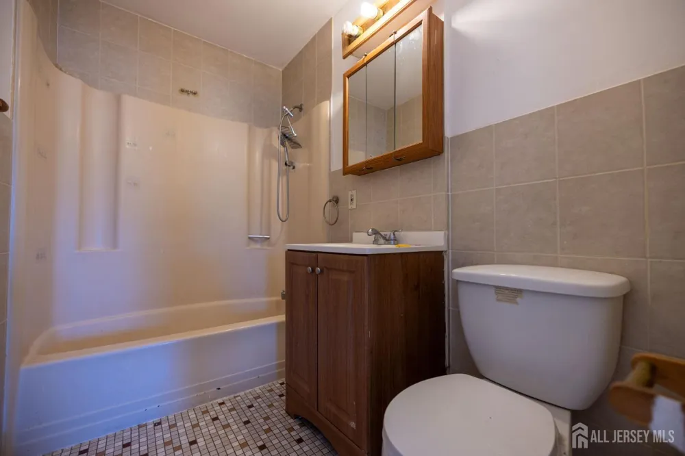 15 Clinton Avenue Keasbey, NJ 08832