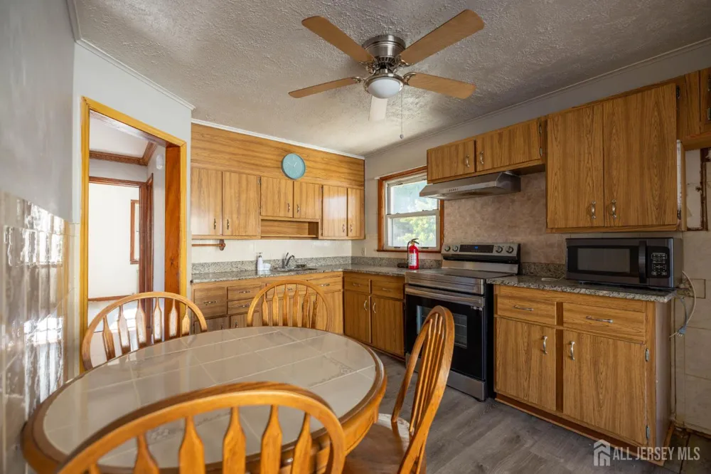 15 Clinton Avenue Keasbey, NJ 08832