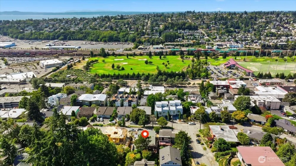 2568 13th Avenue W Seattle, WA 98119