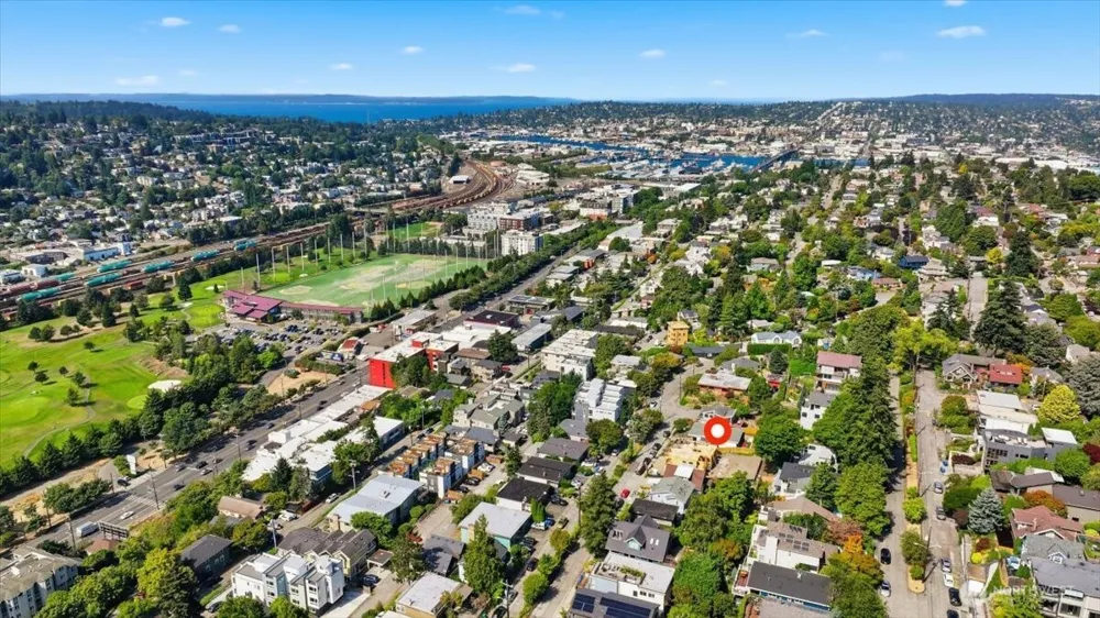 2568 13th Avenue W Seattle, WA 98119