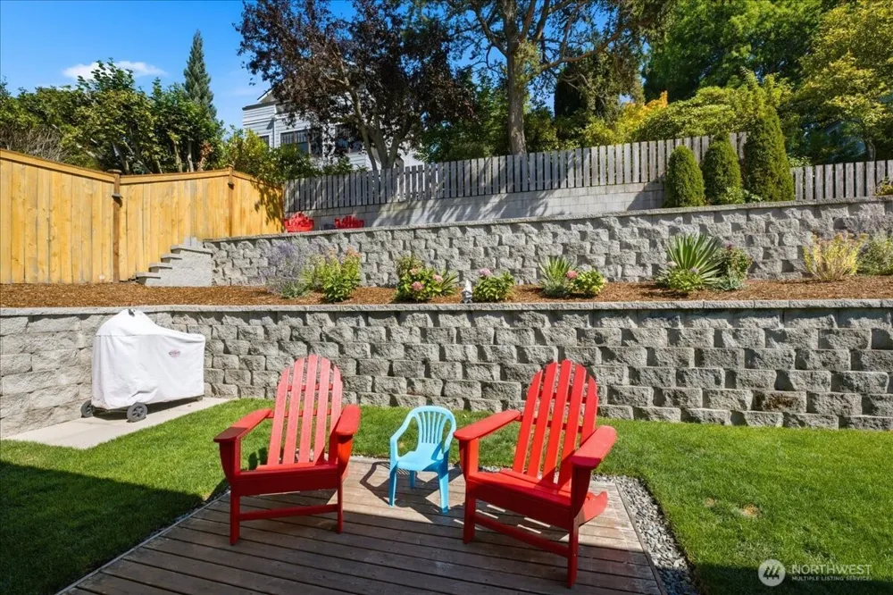 2568 13th Avenue W Seattle, WA 98119