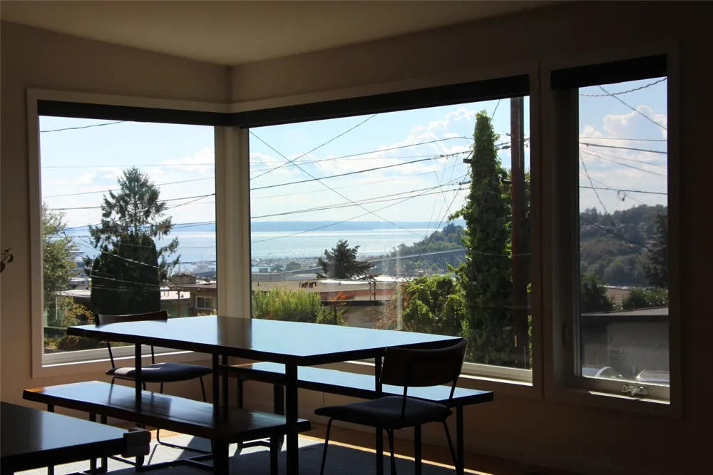 2568 13th Avenue W Seattle, WA 98119