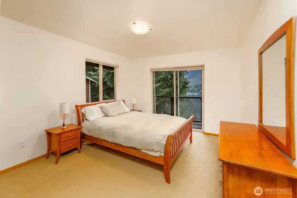 33006 Deer Park Lane Mount Vernon, WA 98274