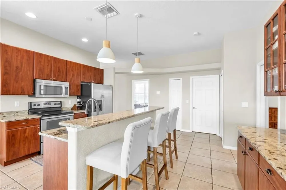 2909 SW 38th Street Cape Coral, FL 33914