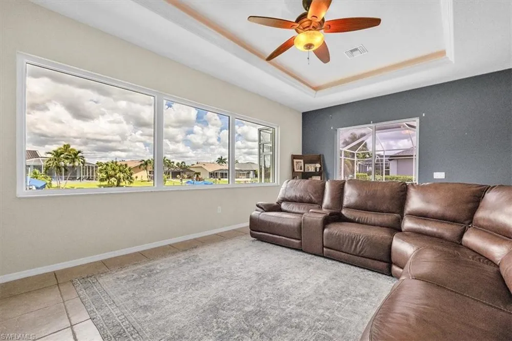 2909 SW 38th Street Cape Coral, FL 33914